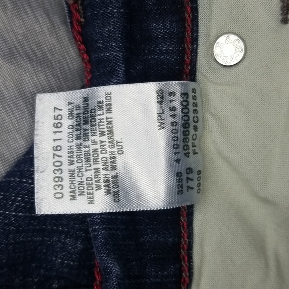Levis perfectly slimming 512 capri - Picture 6 of 14